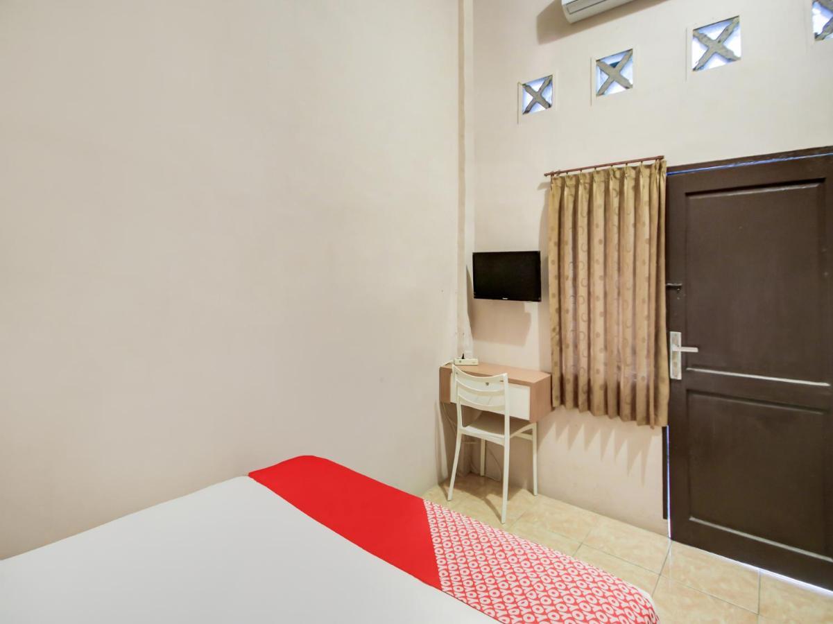 Oyo 3389 Sonya Homestay Syariah Tebing Tinggi Екстер'єр фото