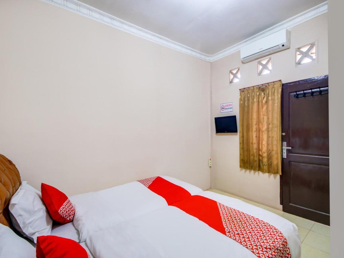 Oyo 3389 Sonya Homestay Syariah Tebing Tinggi Екстер'єр фото